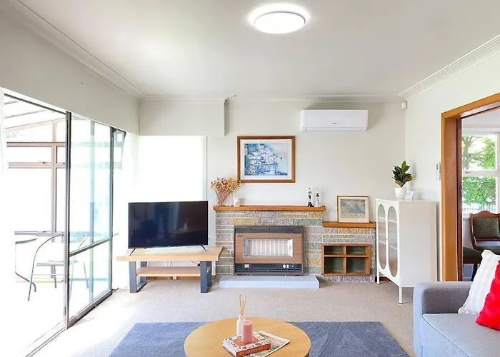 Top Location - Hillcrest Charmer - 3 Bedroom House