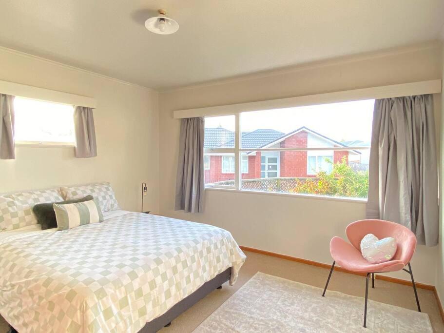 Location - Hillcrest Charmer - 3 Bedroom House Holiday home *